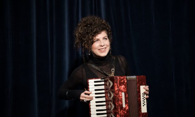 <span class="entry-title-primary">„Alkotni csak szabadon vagy sehogy”</span> <span class="entry-subtitle">Interjú Nagyabonyi Emese színésznővel</span>