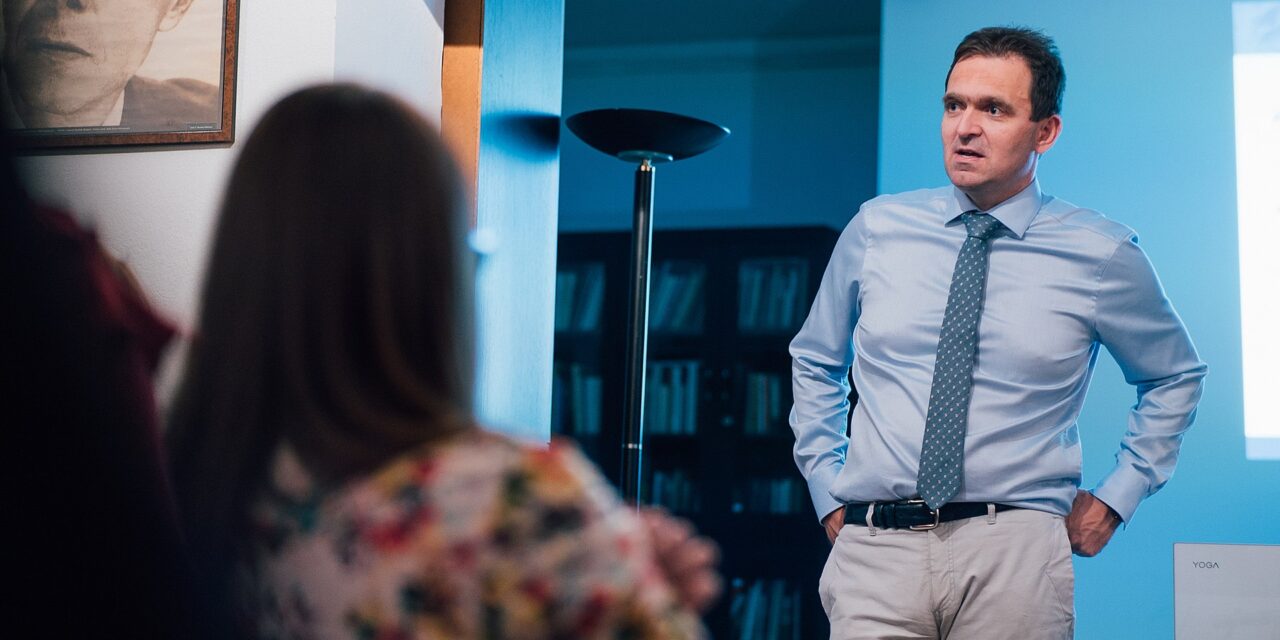 Magyar miniszterelnöke van Szlovákiának