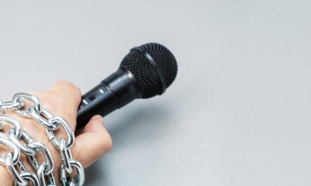 UNS: Diszkriminál az MNT és a zentai önkormányzat