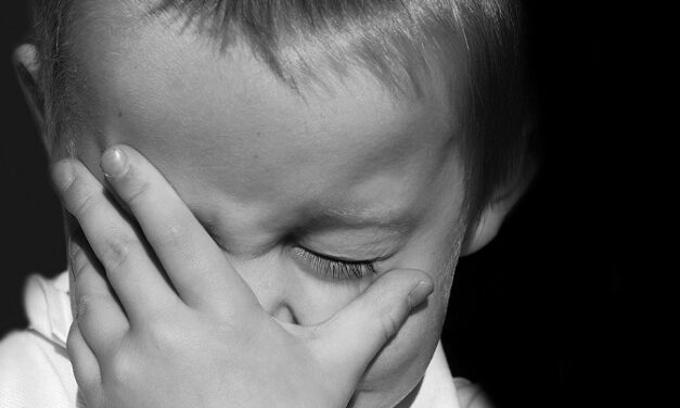 Tízmillió gyereknek kellett elhagynia az otthonát 2023-ban