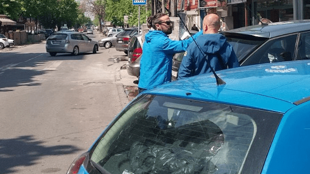 Megtámadták a köztelevízió stábját