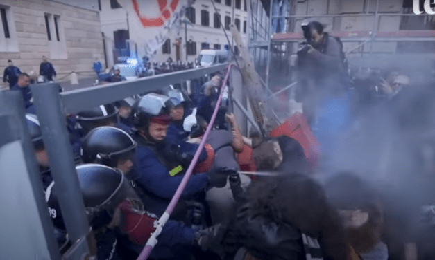 <span class="entry-title-primary">Könnygáz, gumibot, dulakodás a rendőrökkel</span> <span class="entry-subtitle">Diáktüntetés Budapesten</span>