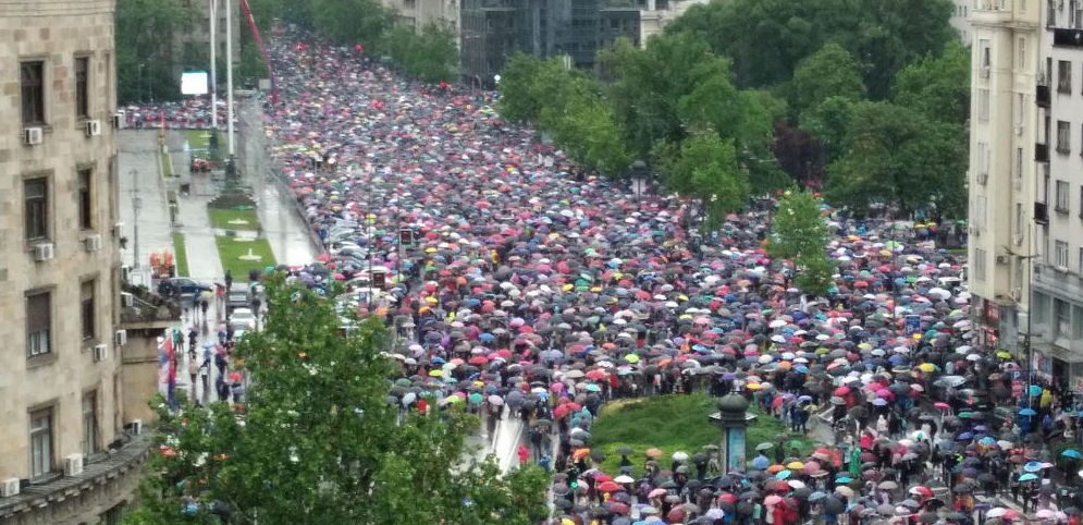 Provokátorok jelentek meg a tüntetés végén, de nem történt incidens