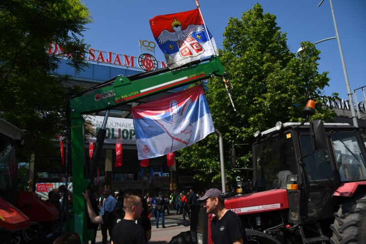 A gazdák kifütyülték a minisztert az Újvidéki Mezőgazdasági Vásár megnyitóján