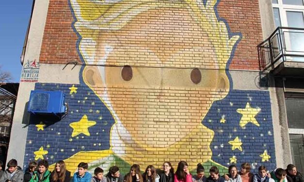 Választási győzelem ünneplése tűzijátékkal a legnagyobb tragédiák évében?