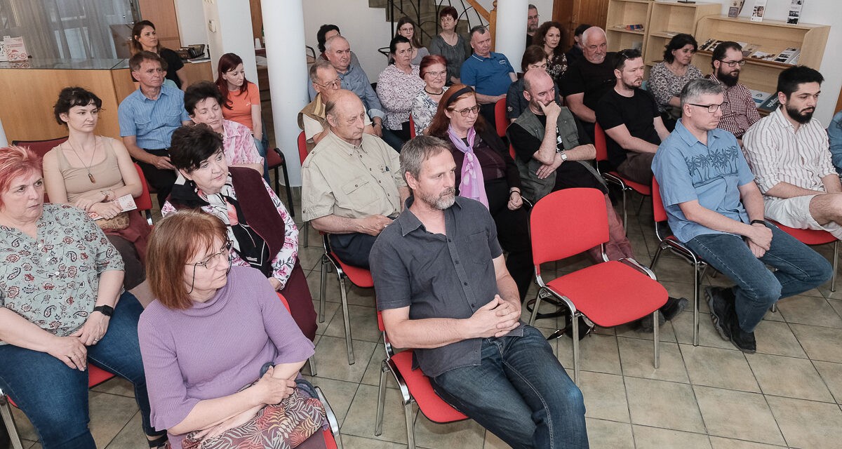 Így gondozd a kincseidet – Könyvbemutató Zentán (Fotók)