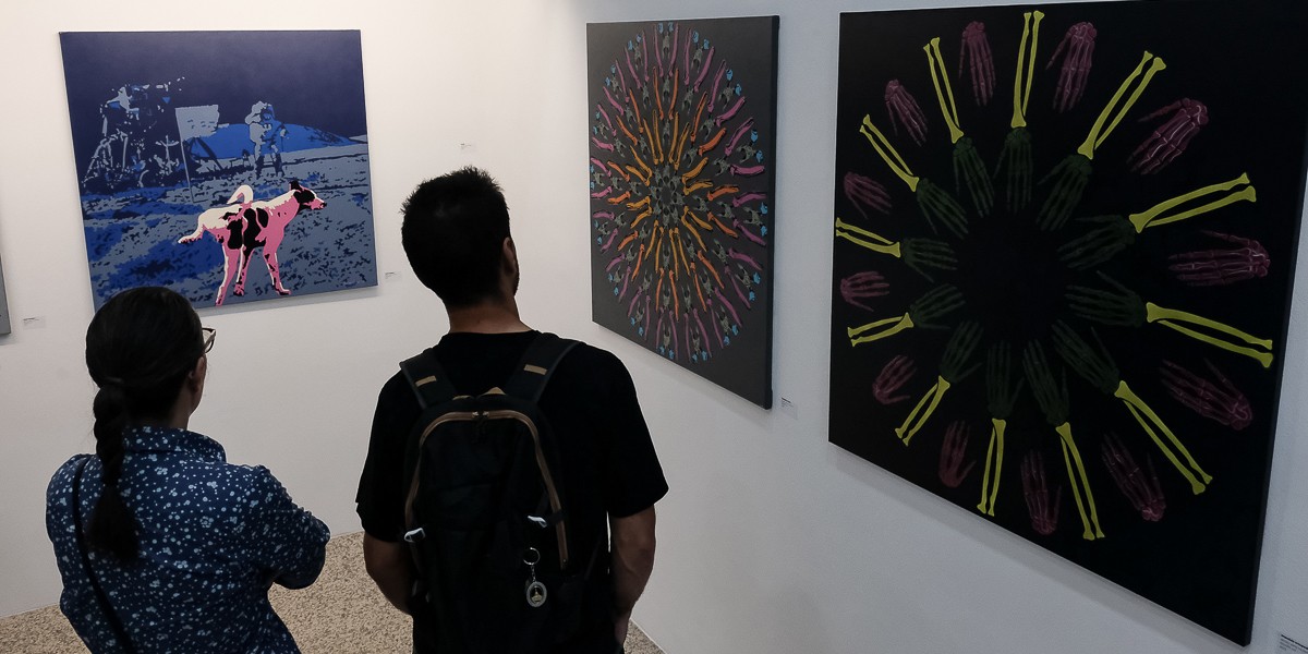 Sánta Gyula alkotásaiból nyílt kiállítás Zentán (Fotók)