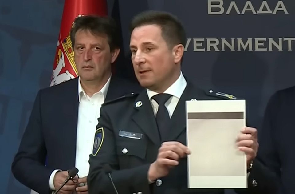 Vučić és Milić a tömegmészárlást követően olyasmiről beszéltek, amiről a törvény szerint nem lett volna szabad