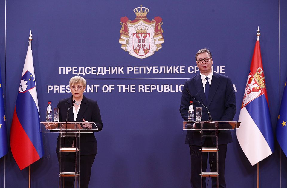 Vučić kellemetlenül viselkedett egy szlovén újságíróval, ezt Szlovénia elnöke se hagyta szó nélkül