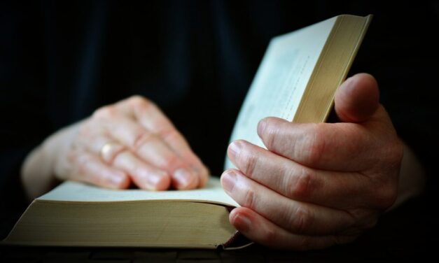 Vulgaritást és erőszakot is tartalmaz a Szentírás?