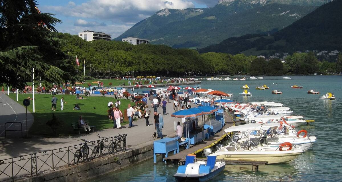 Gyerekeket késeltek meg egy parkban Franciaországban
