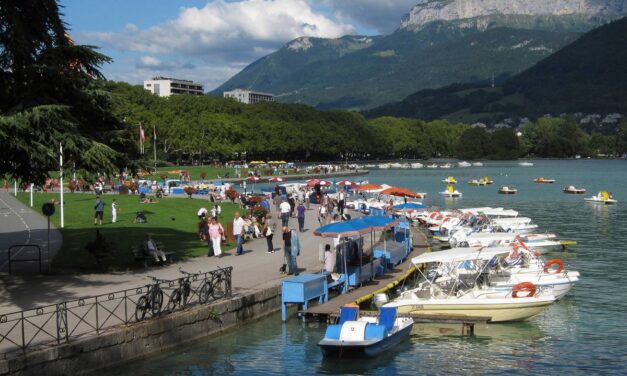 Gyerekeket késeltek meg egy parkban Franciaországban