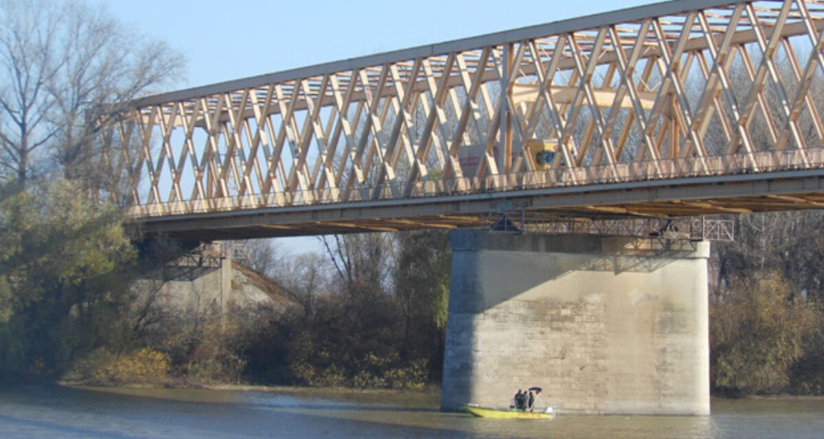 Előreláthatólag május 20-ig befejezik a Tisza-híd felújítását