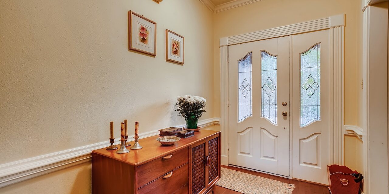 A bejárati ajtó családja biztonságát garantálja!