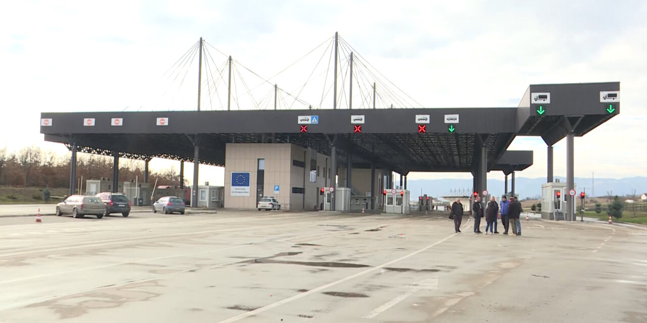 Kitiltották a szerbiai rendszámú autókat Koszovóból