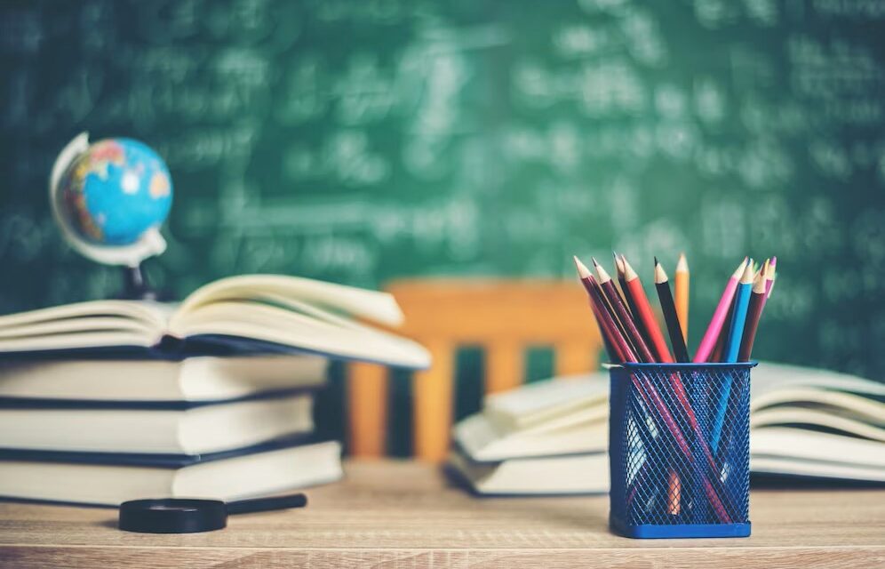 <span class="entry-title-primary">Kurta-furcsa tanévzáró – megengedően kötelező</span> <span class="entry-subtitle">Beretka Ferenc jegyzete</span>