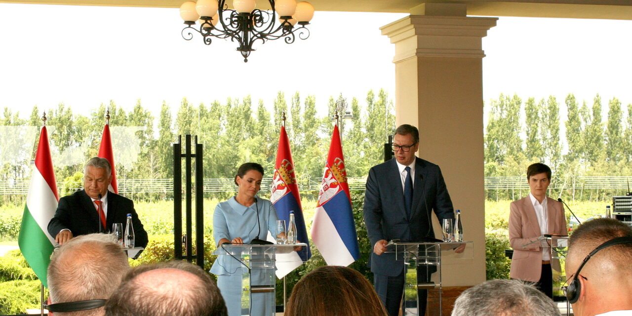 <span class="entry-title-primary">Az illiberális „néphülyítés” magasiskolája</span> <span class="entry-subtitle">Balla Lajos jegyzete</span>