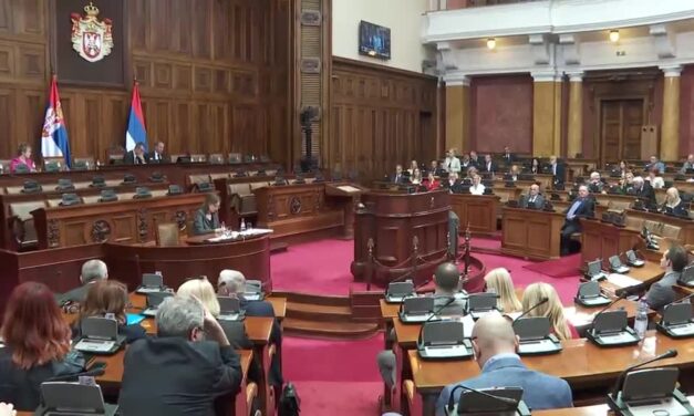 A belügyminiszter leváltása lett volna napirenden, de határozatképtelen volt a parlament