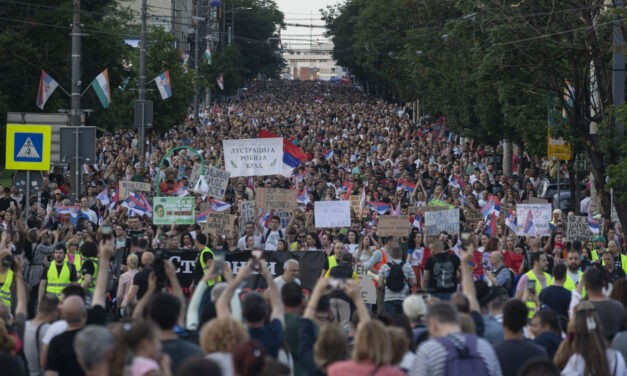 A tüntetőket a gyilkoshoz hasonlította a műsorvezető