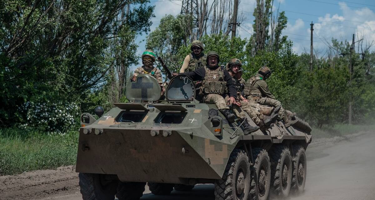 <span class="entry-title-primary">Tetőfokára hághat a háború Ukrajnában</span> <span class="entry-subtitle">Kijev több ezer jól kiképzett katonát küld a frontvonalra</span>