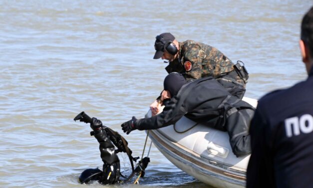 Két kamasz fiú fulladt a vízbe, amikor a tanév végét ünnepelte a társaság