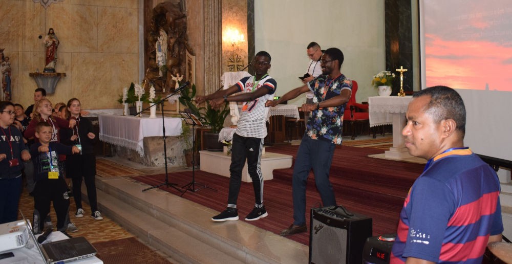 <span class="entry-title-primary">„Missziósok vagyunk”</span> <span class="entry-subtitle">Egyházmegyei hittantábor Szajánban</span>