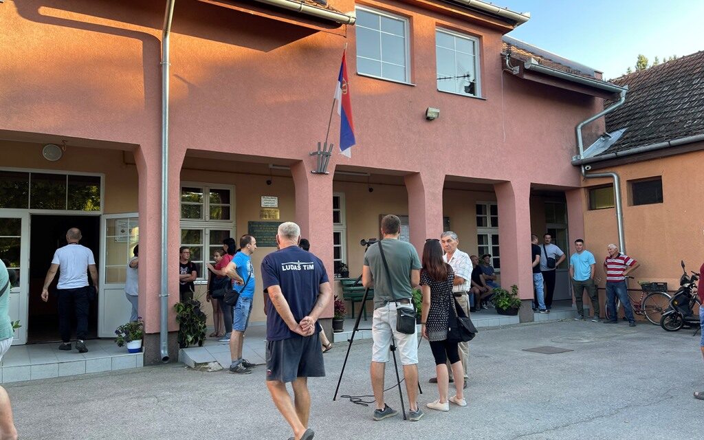 A haladók megtiltanák, hogy a helyieken kívül mások is felszólaljanak a hajdújárási falugyűlésen