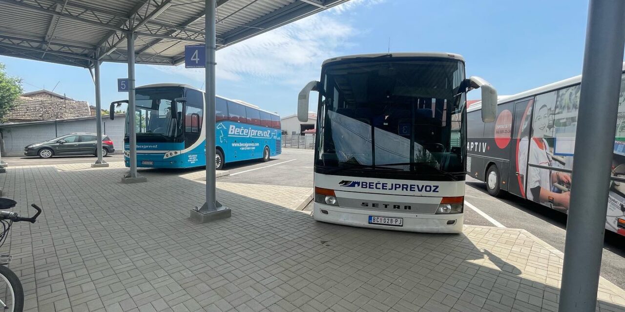 Nyolc szerb turistát már kiengedtek a kórházból