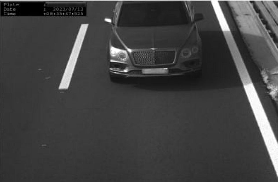 Több mint kétszázzal száguldott egy Bentley Szabadkánál