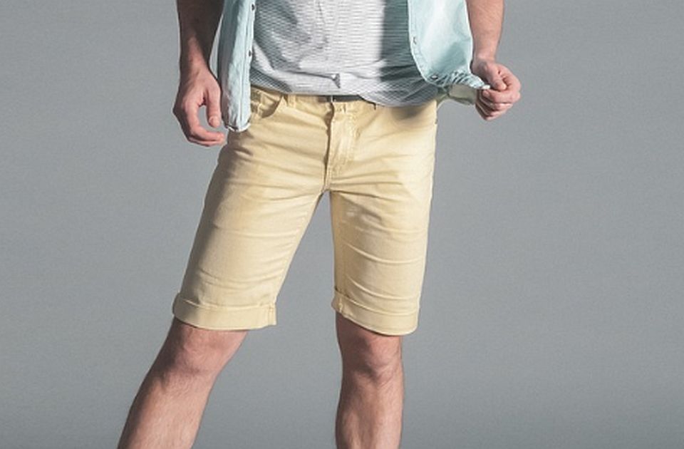 Bermudában nem, de ruhába öltözve bemehetett a hivatalba a férfi