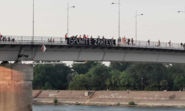 <span class="entry-title-primary">Lezárták Újvidéken a péterváradi hidat</span> <span class="entry-subtitle">Szerbia az erőszak ellen tüntetést tartottak Újvidéken</span>