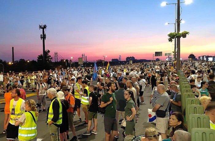 Ősztől változtatnak a tüntetéseken