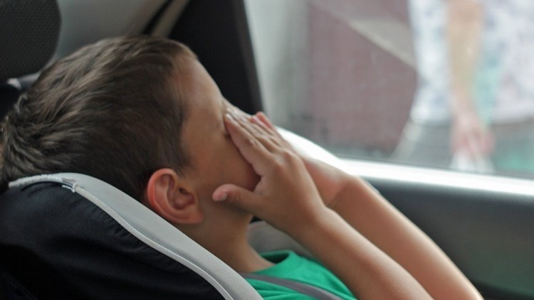 Mennyi idő alatt forrósodik föl a levegő egy autóban?