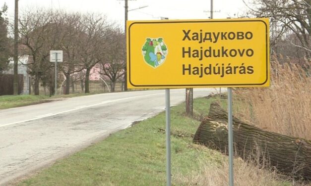 Kézigránát robbant egy hajdújárási ház előtt, a rendőrök lezárták az utcát