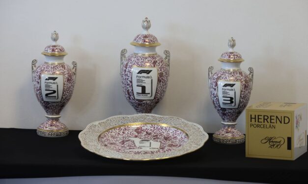 Újragyártják Verstappennek a 15 milliós Herendi trófeát, amit Lando Norris összetört a Hungaroring pódiumán