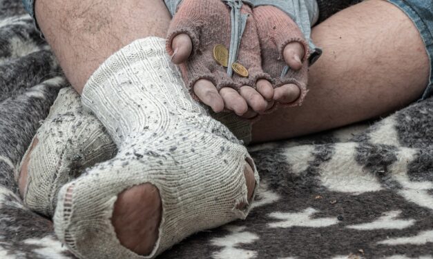 Húszezer eurót találtak a Montenegróban kéregető idős koszovói koldusnál