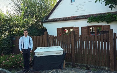 Gyerekkoporsót vitt egy férfi Orbán felcsúti házához