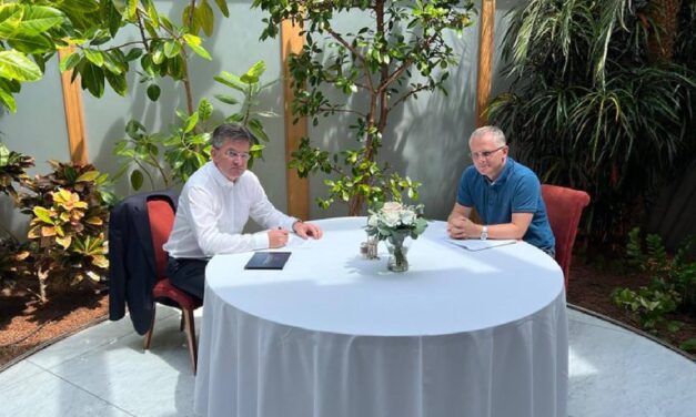 Az első lépést Kurtinak kell megtennie