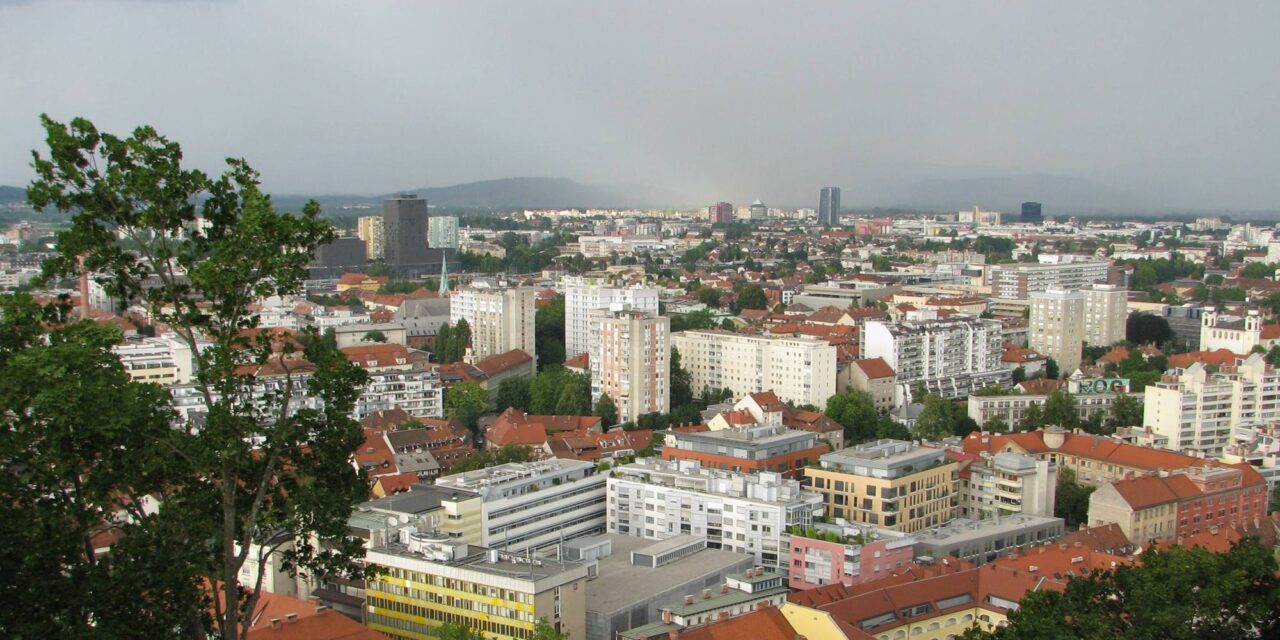 Szlovéniában több tízezren maradtak áram nélkül a szélviharral kísért heves esőzés után