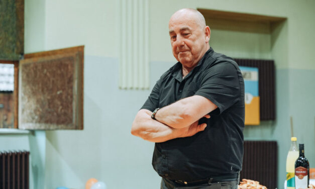 Mellik Zoltán kapja Zenta város Pro Urbe-díját