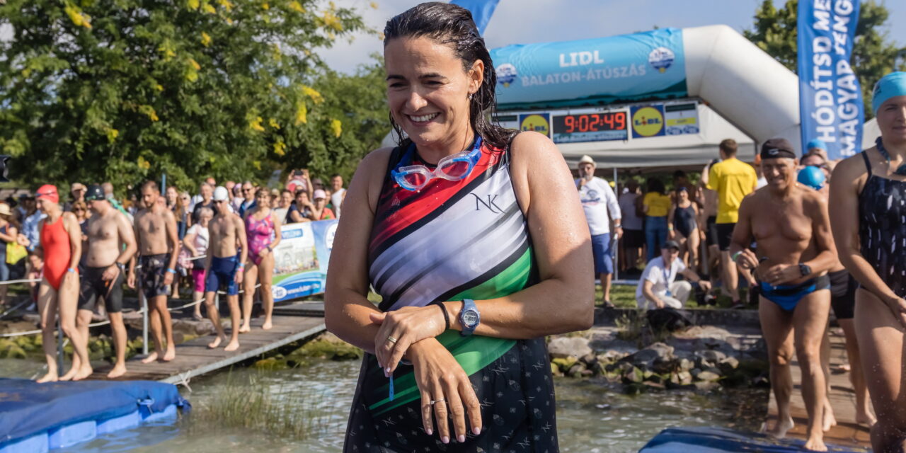 Novák Katalin: Balaton-átúszás csak itt van Magyarországon, akár hungarikumnak is nevezhetjük
