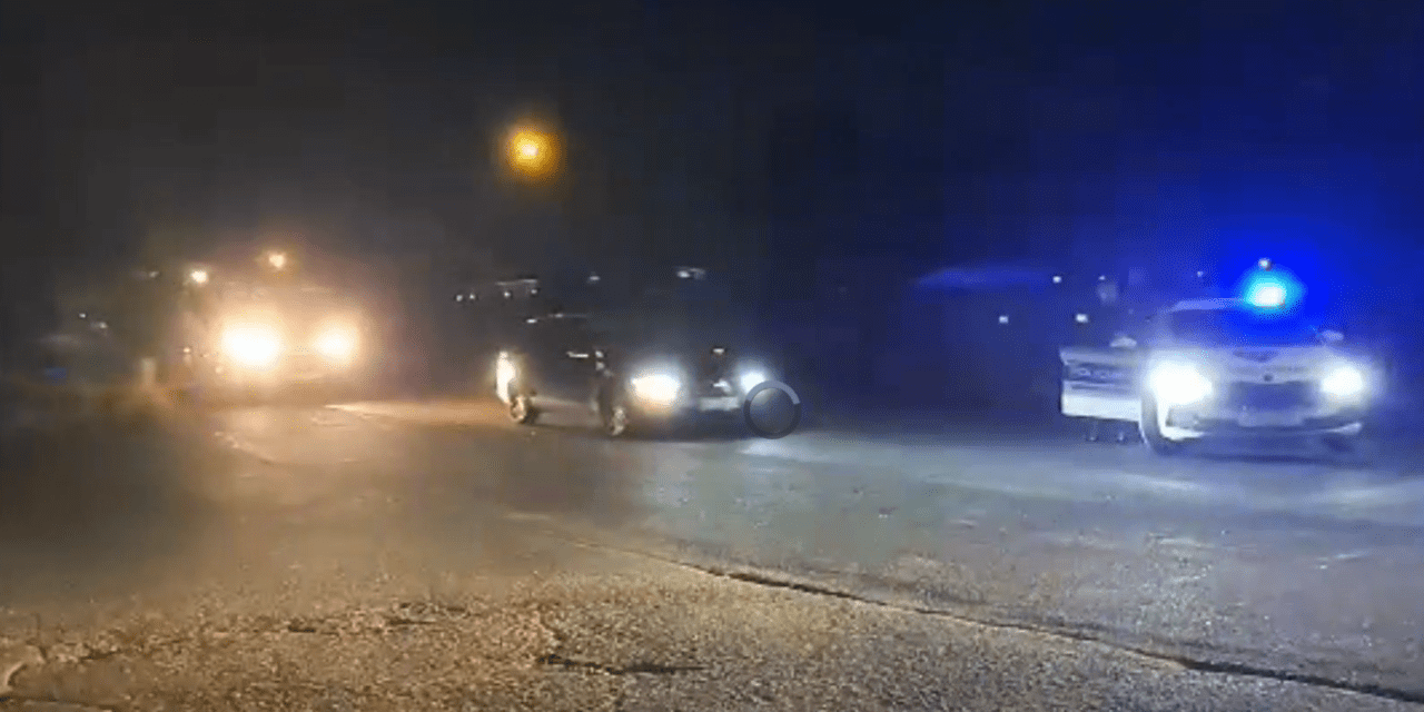 Egy nő meghalt, többen súlyosan megsérültek, köztük egy kisgyerek, három ház és egy autó égett le