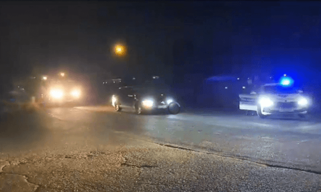 Egy nő meghalt, többen súlyosan megsérültek, köztük egy kisgyerek, három ház és egy autó égett le