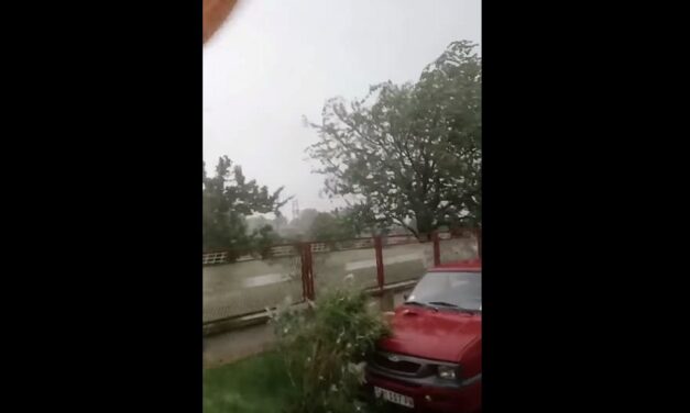 Megérkezett a vihar Bácskába: Zomborban, Apatinban, Szabadkán és Újvidéken is tombolnak az elemek