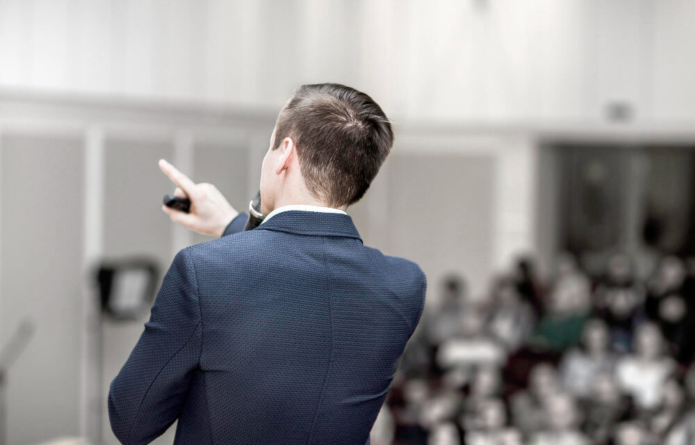 <span class="entry-title-primary">A budai villából kiruccanó politikus okítja a vajdasági magyarokat</span> <span class="entry-subtitle">Végel László Facebook-kommentárja</span>