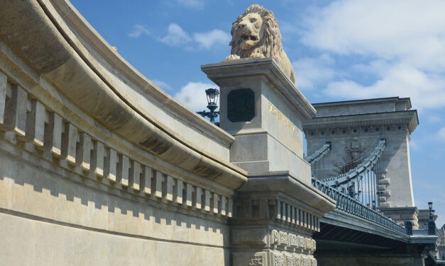 Újra tündököl Magyarország első Duna-hídja