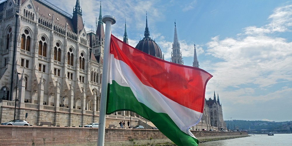 <span class="entry-title-primary">„Bizánci” bőség Budán (meg Pesten)</span> <span class="entry-subtitle">Török a Várban, Szent Jobb a vonaton, sport az új stadionban, másnapos fesztiválozók a Szigetről, no meg az ünneplő magyar tömegek mindenfelé – Így üli meg Budapest Szent István napját – Budapesti tudósítónk pazar fotóriportja</span>