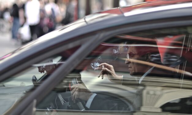 Már a saját autónkban sem dohányozhatunk ezekben az országokban