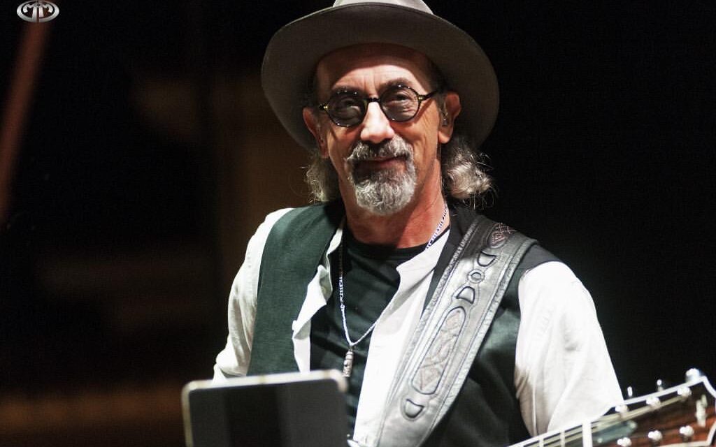 Elhunyt Jack Sonni, a Dire Straits gitárosa