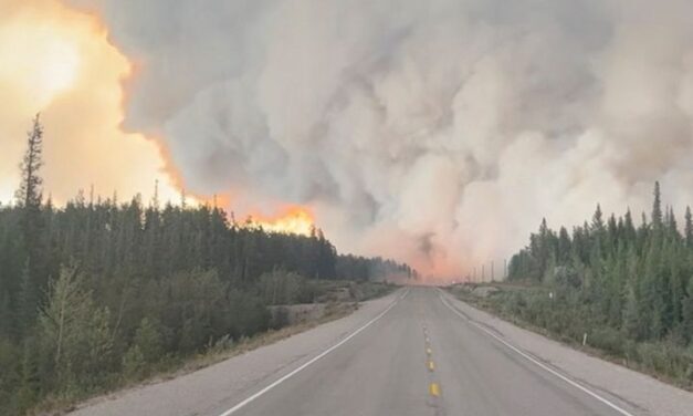 Apokaliptikus képek Kanadából, húszezer embert kellett kitelepíteni